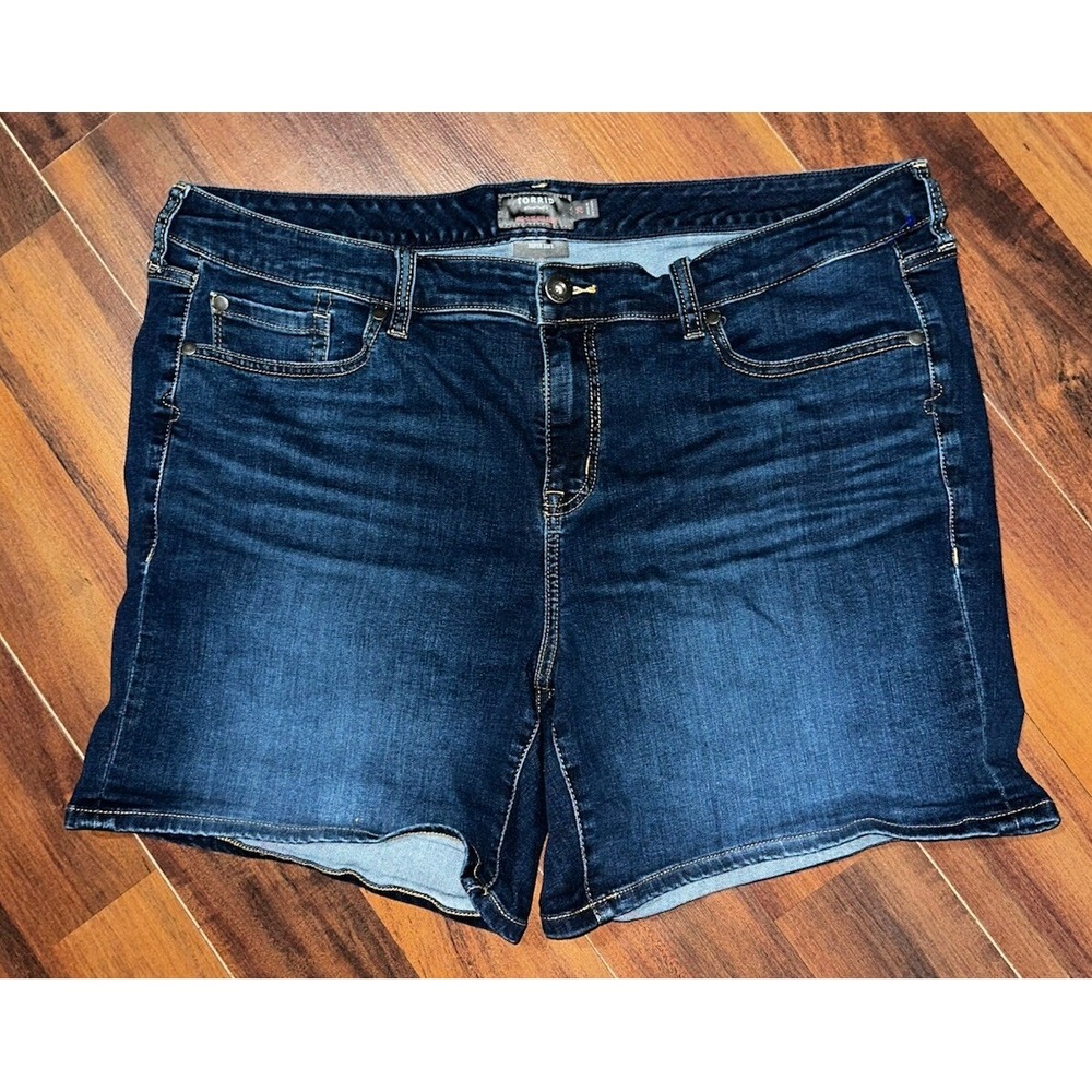 Torrid 5" Super Sift Mid-Rise‎ Short WOMANS 20 5 Pocket